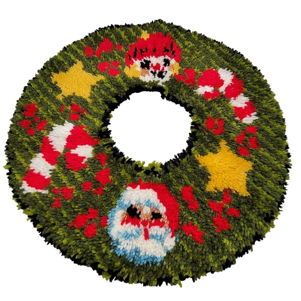 Handmade Christmas Wreath Latch Hook Rug 20 Inch Green Santa Snowman Vintage